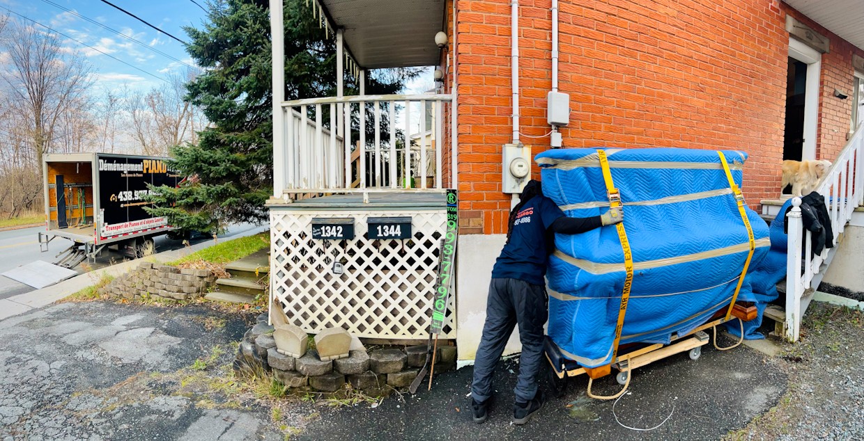 Nos professionnels à Dollard-des-Ormeaux s’assurent que chaque piano est transporté avec soin, en utilisant des techniques avancées pour garantir son intégrité.