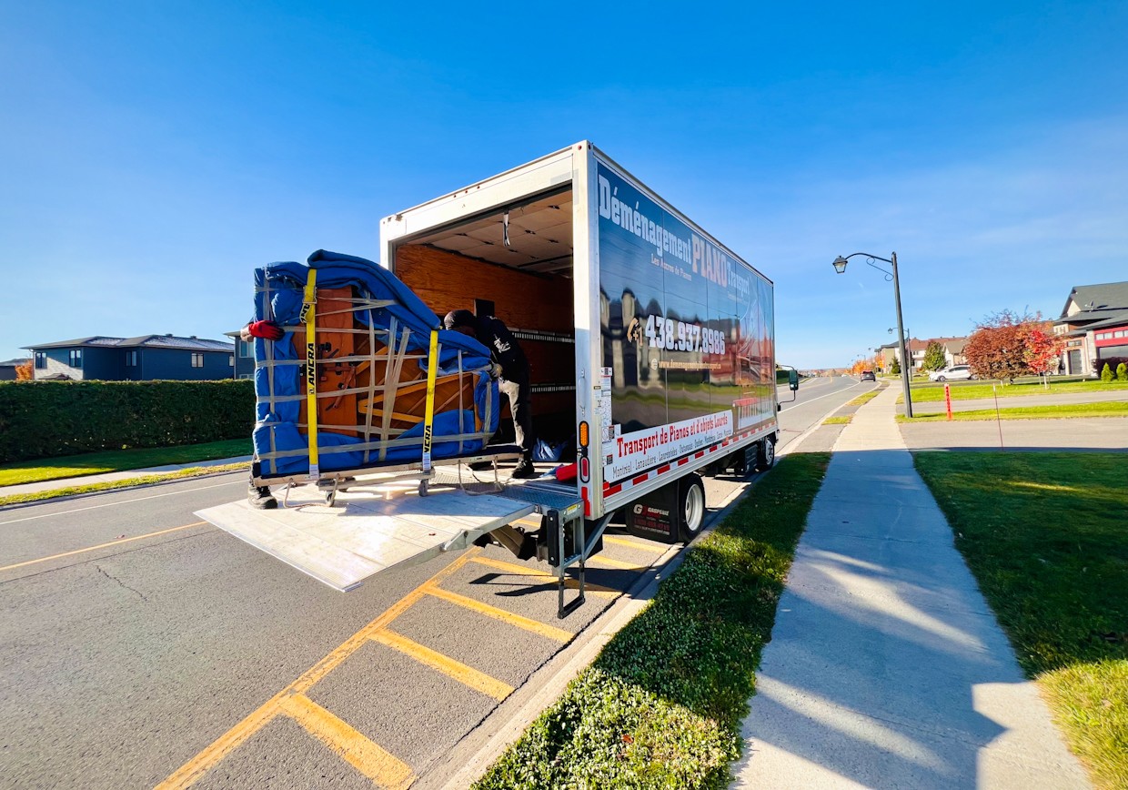 Déménagement de piano à Chambly : un service professionnel pour transporter votre instrument en toute sécurité.