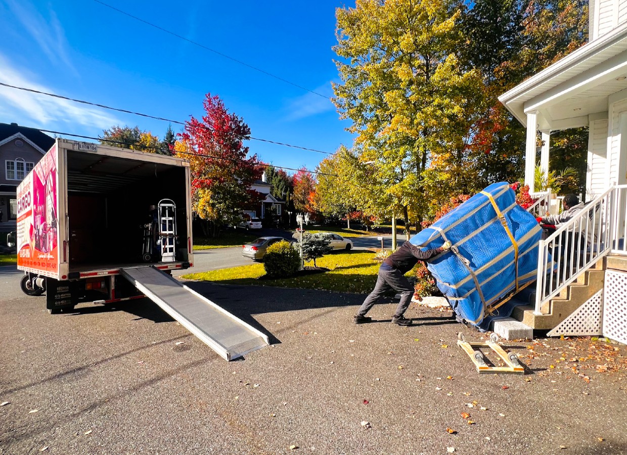 Déménagement spécialisé de piano à Dorval : nous offrons un service sur mesure pour protéger votre instrument précieux.